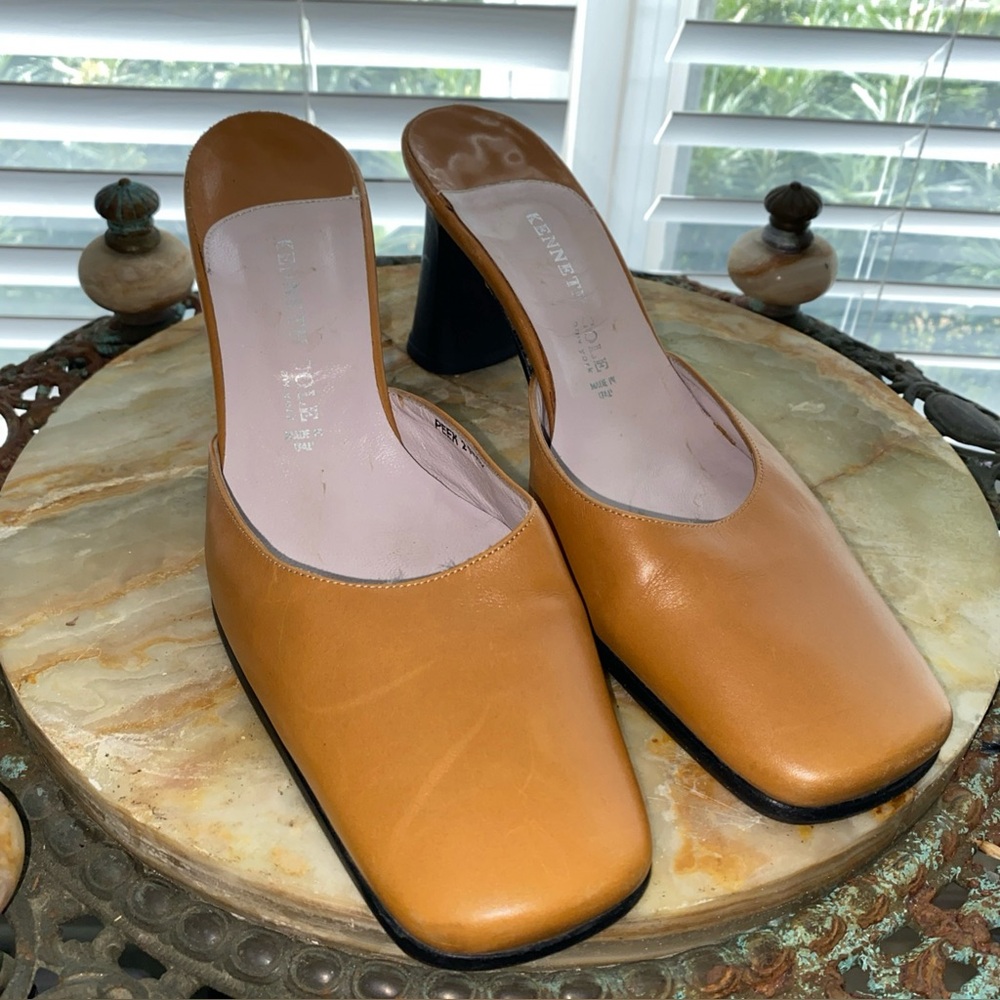 Vintage Kenneth Cole Tan leather Square Toe mules Peek 2 Peek Size 37